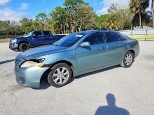 Toyota Camry BASE 2.5L 4 2011