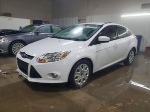 Ford Focus SE 2.0L 4 2012