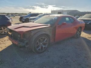 Dodge Challenger SXT 3.6L 6 2015