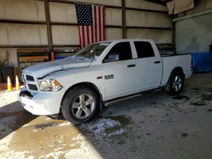 RAM 1500 ST 5.7L 8 2015