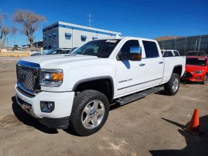 GMC Sierra K2500 DENALI 6.6L 8 2015