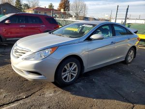 Hyundai Sonata GLS 2.4L 4 2013