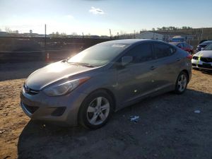 Hyundai Elantra GLS 1.8L 4 2013