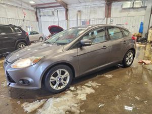 Ford Focus SE 2.0L 4 2014