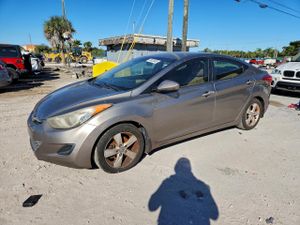 Hyundai Elantra GLS 1.8L 4 2013