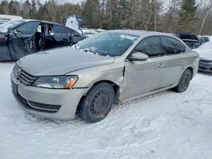Volkswagen Passat S 2.5L 5 2012
