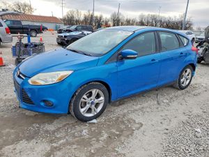 Ford Focus SE 2.0L 4 2013