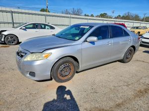 Toyota Camry BASE 2.5L 4 2010