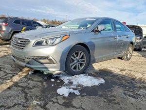 Hyundai Sonata SE 2.4L 4 2015