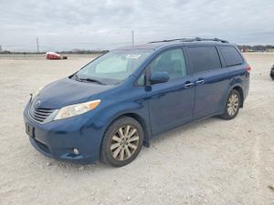 Toyota Sienna XLE 3.5L 6 2012