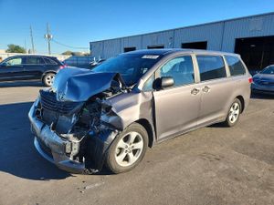 Toyota Sienna 3.5L 6 2015