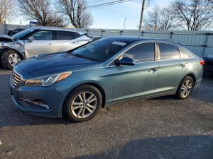 Hyundai Sonata SE 2.4L 4 2015