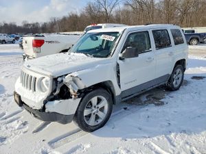 Jeep Patriot LATITUDE 2.4L 4 2015