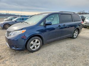 Toyota Sienna LE 3.5L 6 2012
