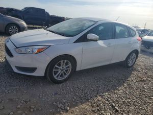Ford Focus SE 2.0L 4 2015