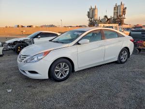Hyundai Sonata GLS 2.4L 4 2013