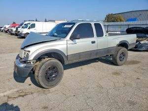 Toyota Tacoma XTRACAB PRERUNNER 2.7L 4 2000