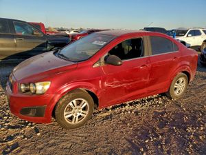 Chevrolet Aveo (Sonic) LT 1.8L 4 2015
