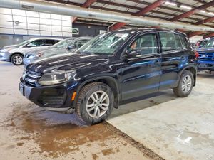 Volkswagen Tiguan S 2.0L 4 2014
