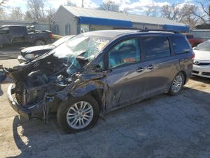 Toyota Sienna XLE 3.5L 6 2014