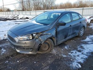 Ford Focus S 2.0L 4 2015