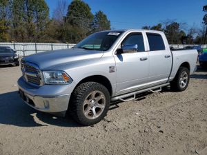 RAM 1500 LARAMIE 5.7L 8 2015