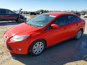 Ford Focus SE 2.0L 4 2012