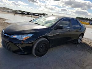 Toyota Camry LE 2.5L 4 2015