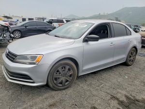 Volkswagen Jetta LE 2 L 4 2015