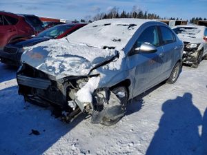 Chevrolet Aveo (Sonic) LS 1.8L 4 2013