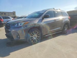Toyota Highlander SE 3.5L 6 2018