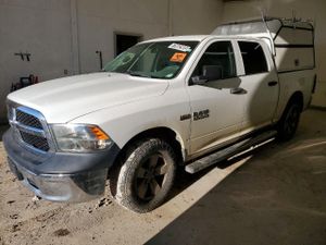 RAM 1500 ST 5.7L 8 2013