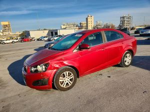 Chevrolet Aveo (Sonic) LT 1.8L 4 2015
