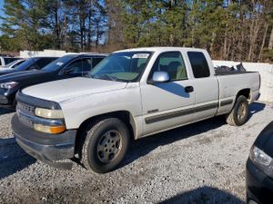 Chevrolet Silverado 1500 C1500 4.8L 8 2002