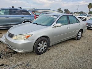 Toyota Camry LE 2.4L 4 2004