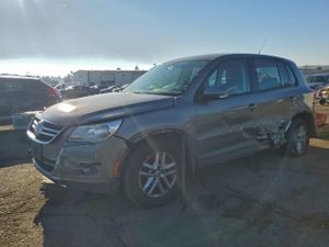 Volkswagen Tiguan S 2.0L 4 2011
