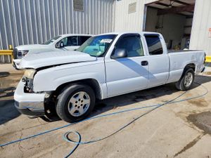 Chevrolet Silverado 1500 C1500 4.8L 8 2006