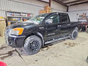 Nissan Titan S 5.6L 8 2011