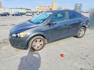 Chevrolet Aveo (Sonic) LT 1.8L 4 2015