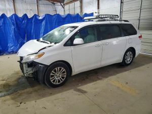 Toyota Sienna XLE 3.5L 6 2011