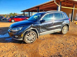 Volkswagen Tiguan S 2.0L 4 2013