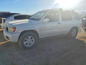 Nissan Pathfinder LE 3.5L 6 2001