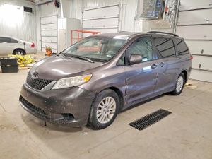 Toyota Sienna XLE 3.5L 6 2014