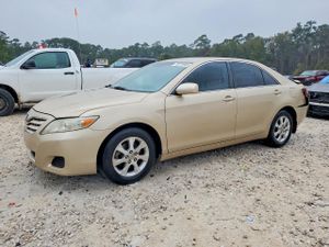 Toyota Camry BASE 2.5L 4 2011
