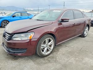 Volkswagen Passat SE 1.8L 4 2014