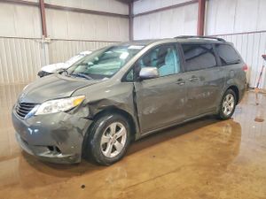 Toyota Sienna LE 3.5L 6 2011
