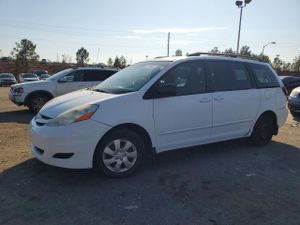 Toyota Sienna CE 3.5L 6 2010