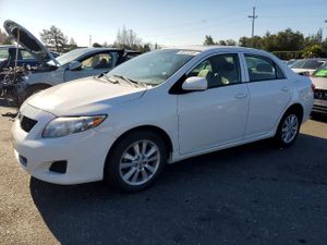 Toyota Corolla BASE 1.8L 4 2010