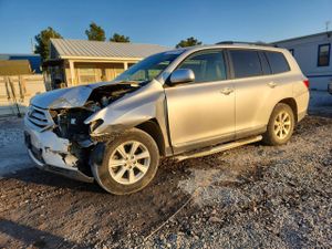 Toyota Highlander BASE 3.5L 6 2011