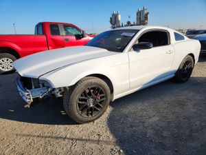 Ford Mustang 3.7L 6 2014